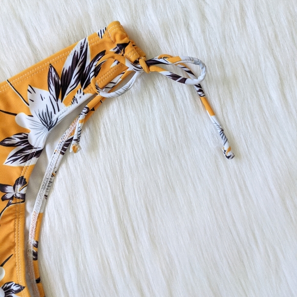 Orange and white tropical floral bikini bottom - Picture 4 of 5